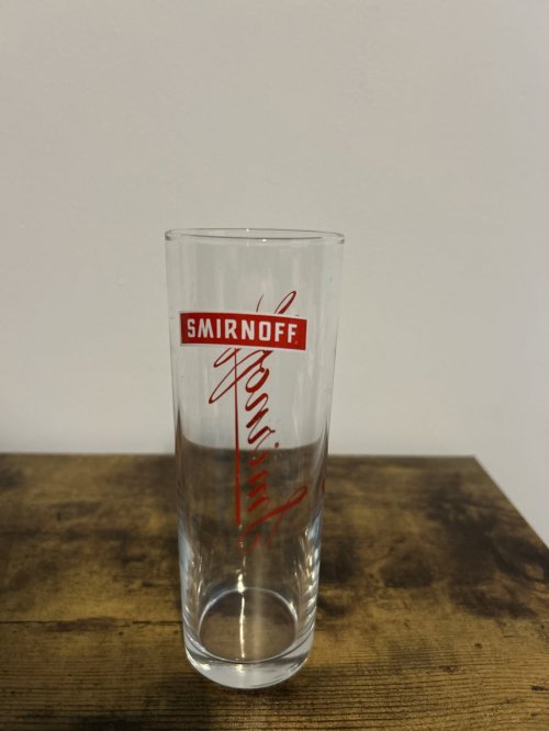 Smirnoff vodka glas