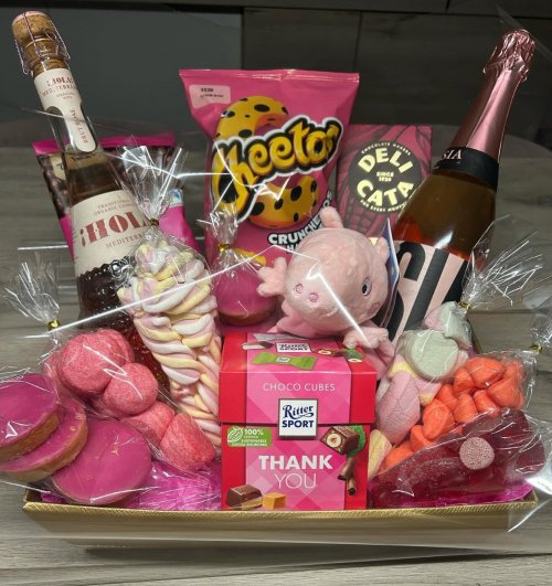 it's a girl pink mand