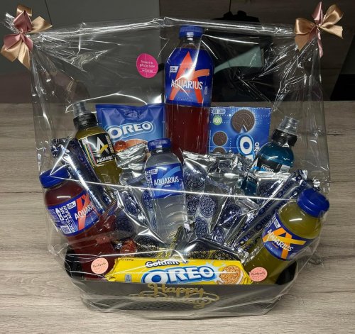Aquarius & oreo geschenkmand